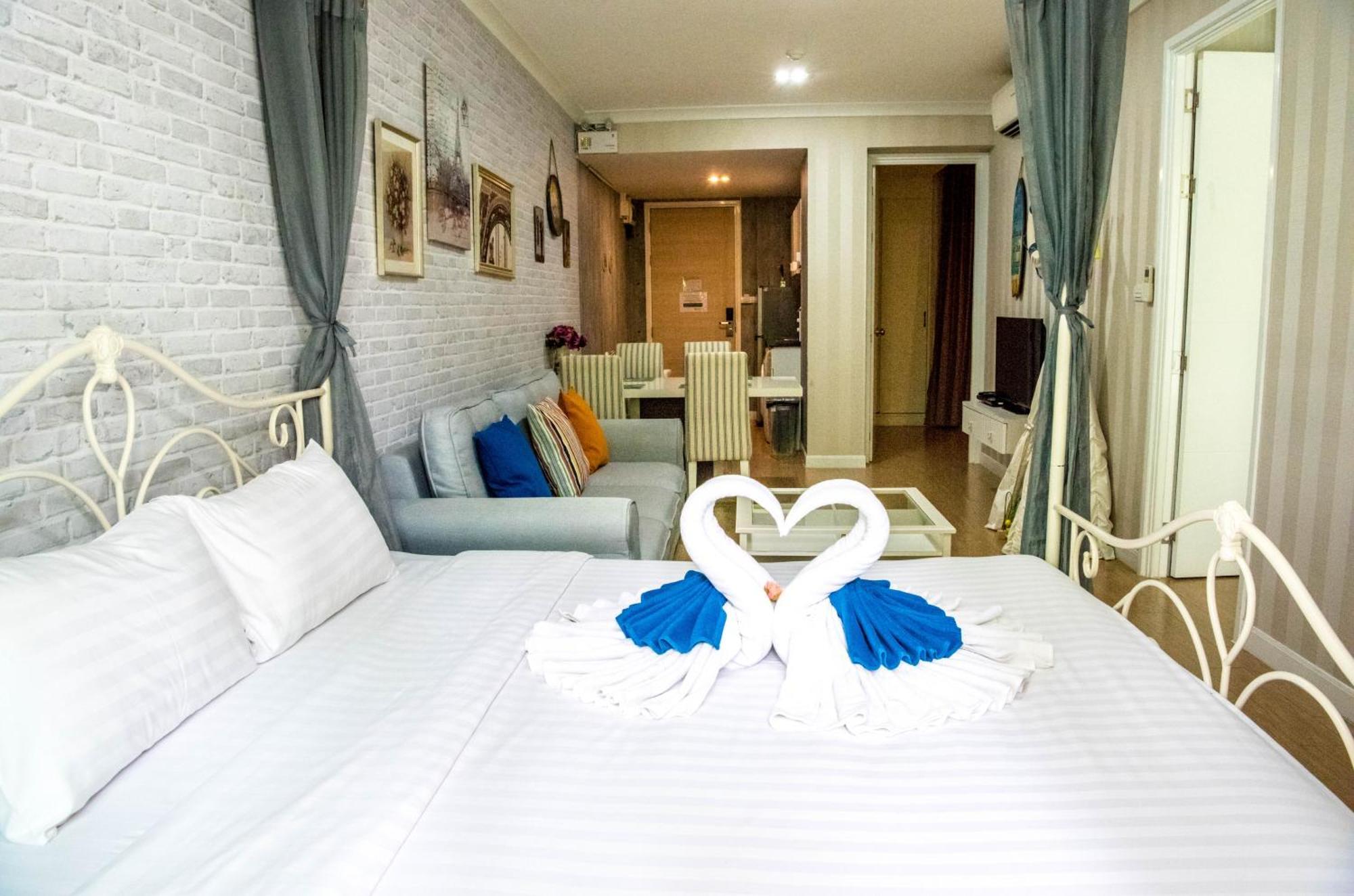 My By Grandroomservices * HHQ