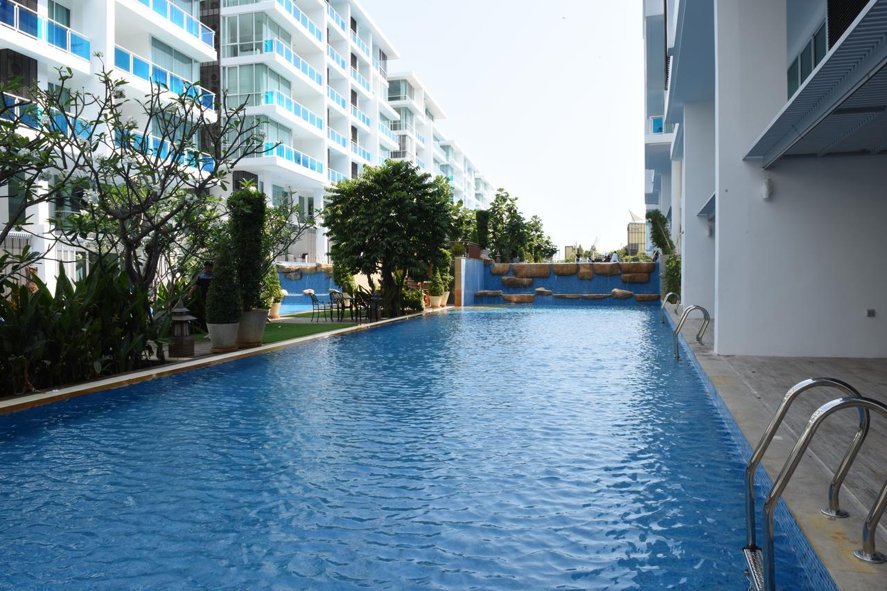 My By Grandroomservices * HHQ